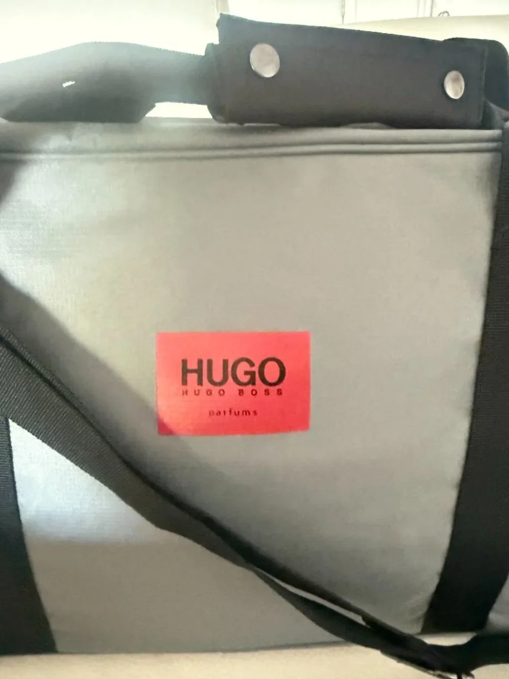 NEW HUGO BOSS PARFUMS GRAY DUFFLE BAG TRAVEL GYM WEEKENDER UNISEX